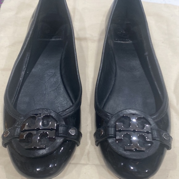 Tory Burch Ambrose Ballet Leather Slip On with Silver Metal Detail - Picture 2 of 4